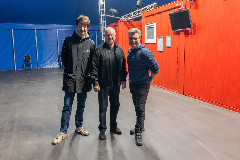 Freuen sich über die Unterstützung von Joachim Krol (Mitte), Christopher Deutsch und Christian Stoll.