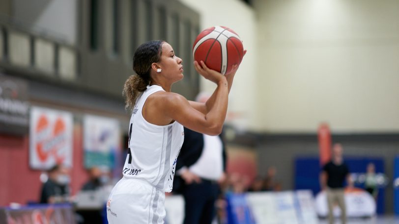 Die HTC-Damen gewinnen gegen die SNP BasCats USC Heidelberg am Sonntag (3.10.2021) mit 66:64. Im Bild Laura Zolper