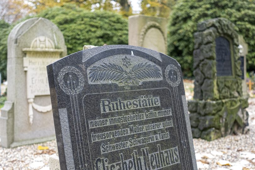 Ökumenische Andacht zu Allerheiligen auf dem Wiescherfriedhof in Herne (NW), am Sonntag (01.11.2020).