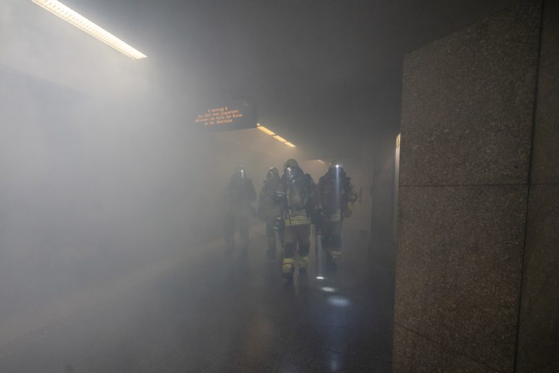 Groß-Übung an der U-Ban-Station Schloss Strünkede: Berufs- und Freiwillige Feuerwehr Herne, Feuerwehr Bochum, Bogestra, DRK, THW und Mitglieder der Grubenwehr als Experten für Aktionen unter derErde im Übungseinsatz