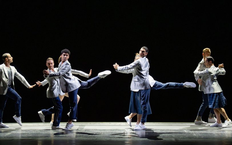 Richard Siegal „Boléro” (v.l.): Orazio Di Bella, João Miranda, Kauan Soares, Rafael Vedra, Niklas Jendrics und Yoav Bosidan.