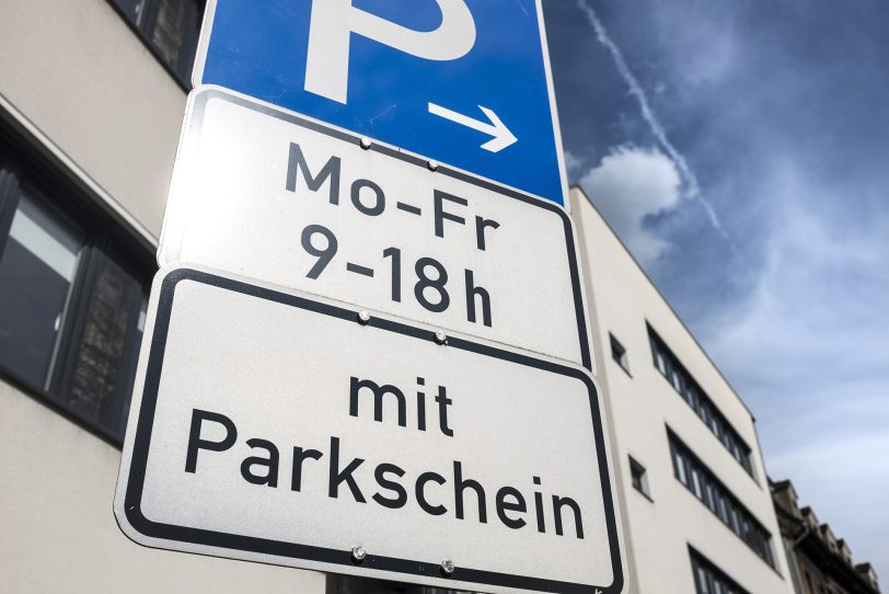 Soll teurer werden: Parken mit Parkschein, hier an der Markgrafenstraße in der Innenstadt von Herne.