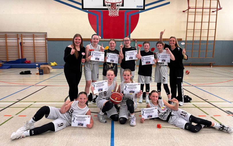 Die U12 der Ruhrpott Baskets Herne wurde in der Jugendoberliga mit 13 Siegen aus 13 Spielen ungeschlagen Meister.