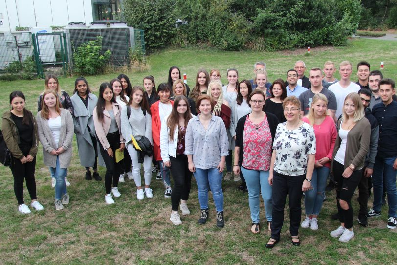 Im September 2018 starten 23 neue Krankenpflege-Schüler an der zentralen Krankenpflegeschule des EvK.