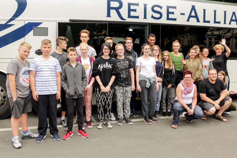 Die Teilnehmer der Freizeit vor der Abfahrt.