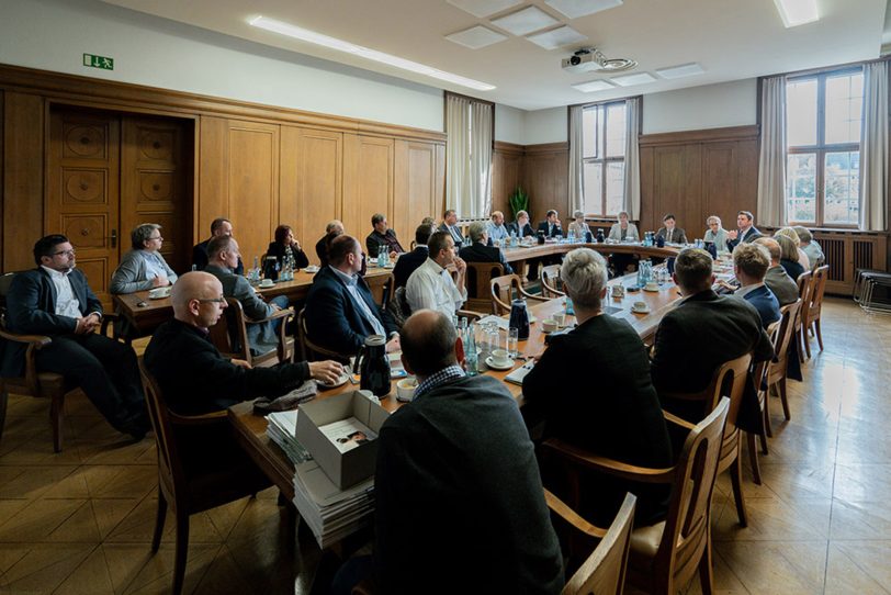 Das Herner Bündnis für Arbeit ragte im Rathaus Herne.