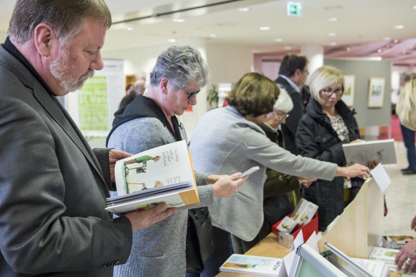 Ausstellungsbesucher.