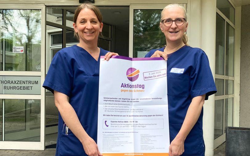 Daniela Wagner (li.), leitende Oberärztin für Multimodale Schmerztherapie und ihre Kollegin Oberärztin Dr. Barbara Lubenow, Fachärztin für Anästhesiologie, am EvK Herne und Eickel, bieten zum Aktionstag gegen den Schmerz am Dienstag, 3. Juni 2025, eine telefonische Sprechstunde an.