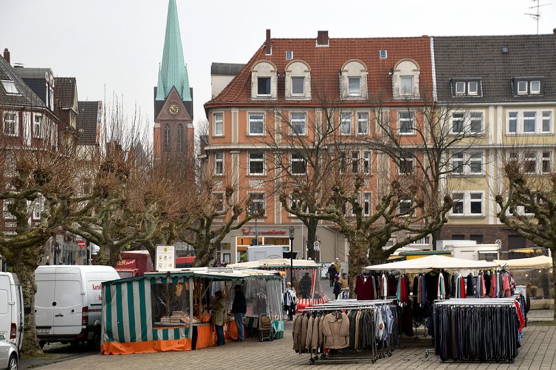 Wochenmarkt vor dem Herner Rathaus.