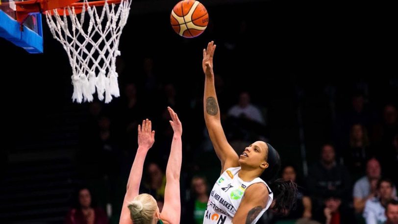 Alyssa Lawrence (re.) ist Flügelspielerin.