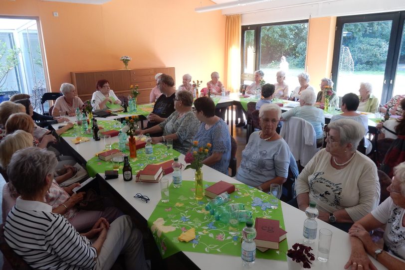 Grillnachmittag der Frauenhilfe Dreifaltigkeit.