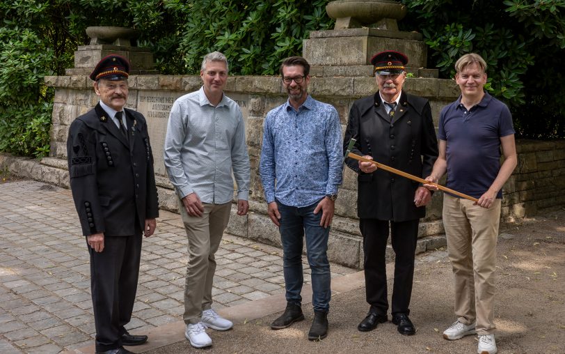 Stellten die Umgestaltung vor: (v.li.) Wilfried Kruppa vom Bergmannunterstützungsverein, David Hucklenbroich, Fachbereichsleiter Stadtgrün, Sascha Fox vom Fachbereich Stadtgrün, Hans-Josef Kania vom Bergmannunterstützungsverein und Bezirksbürgermeister Mathias Grunert.