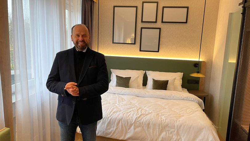 Das erste Musterzimmer im Hilton Garden Inn ist fertig: Sascha Konter wird zwei Hotels im Shamrockpark betreiben.