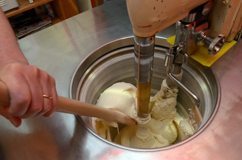 Ein leckeres Eis essen und dabei noch etwas Gutes tun.