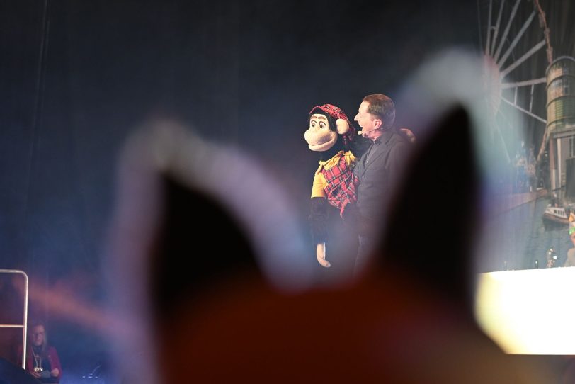 Auftritt des Bauchredners Klaus und Willi.