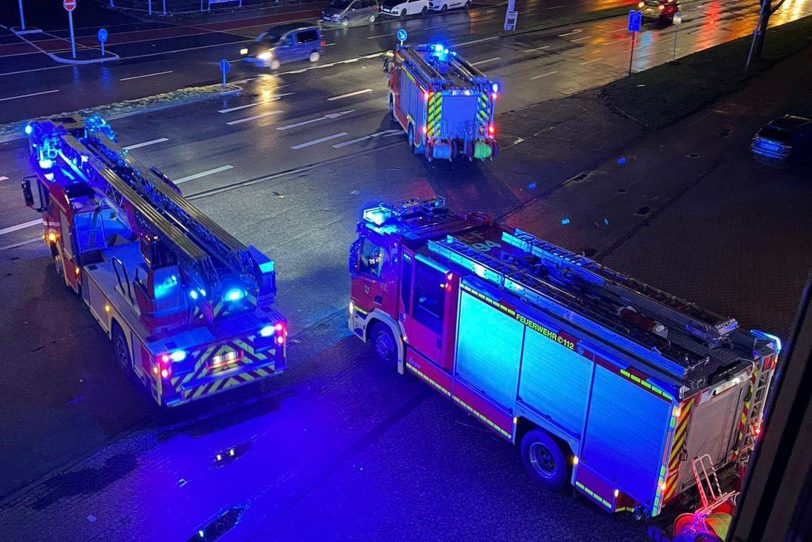 Die Feuerwehr Herne rückte am Dienstag zu einem Verkehrsunfall an der A43 mit einer eingeklemmter Person aus (Symbolbild).