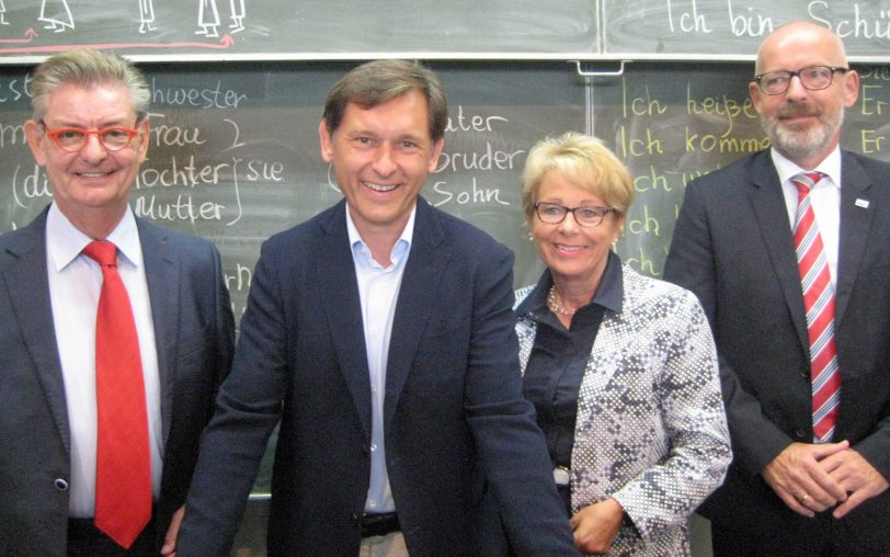 v.l. Norbert Römer (SPD-Fraktionschef Landtag NRW), Frank Dudda, Bärbel Bergerhoff-Wodopia, Herrmann Oecking (TÜV Nord)