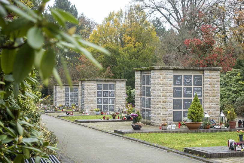 Ökumenische Andacht zu Allerheiligen auf dem Wiescherfriedhof in Herne (NW), am Sonntag (01.11.2020).