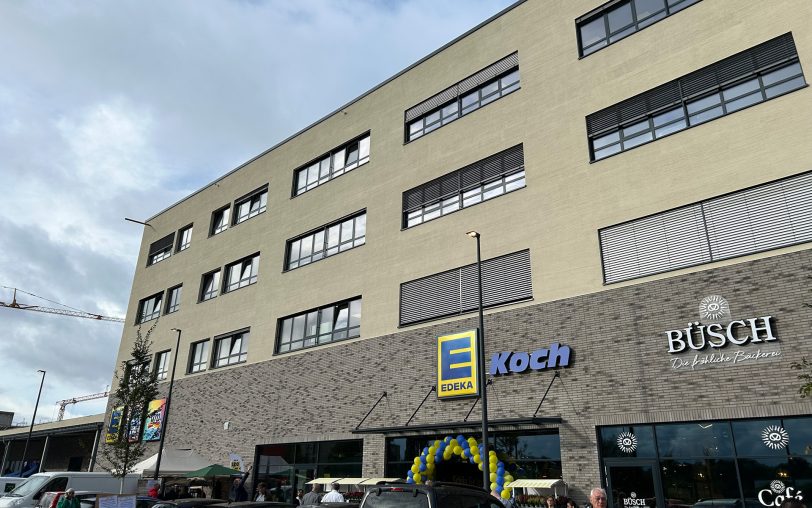 Eröffnung der drei Geschäfte Edeka Koch, Aldi Nord und des Drogeriemarktes dm am Donnerstag (26.9.2024) am neuen Kaiserquartier in Baukau.