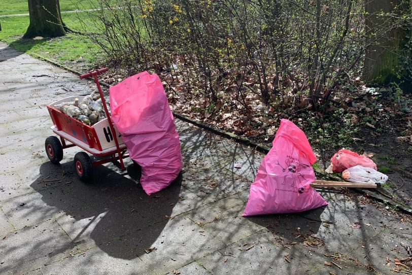 An mehreren Stellen in der Stadt wird nicht nur am Freitag, 20. September 2024, zum World Cleanup Day fleißig Müll gesammelt - eine Übersicht gibt es hier (Symbolbild).