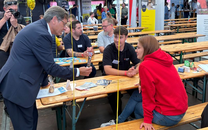 OB Dr. Frank Dudda (li.) beim Rundgang.