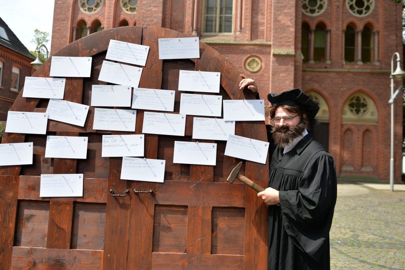 Junker Jörg, alias Martin Luther, alias Pfarrer Uwe Leising.