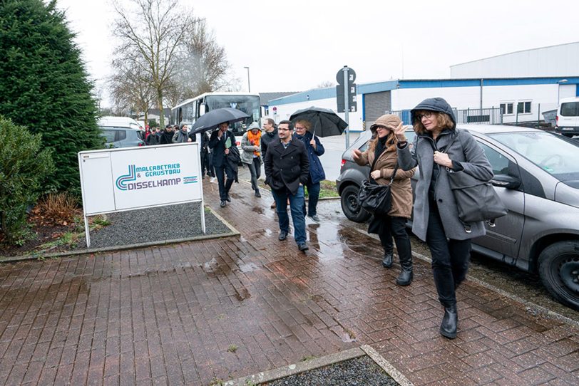 Auf dem Weg von einem Betrieb zum nächsten Betrieb.