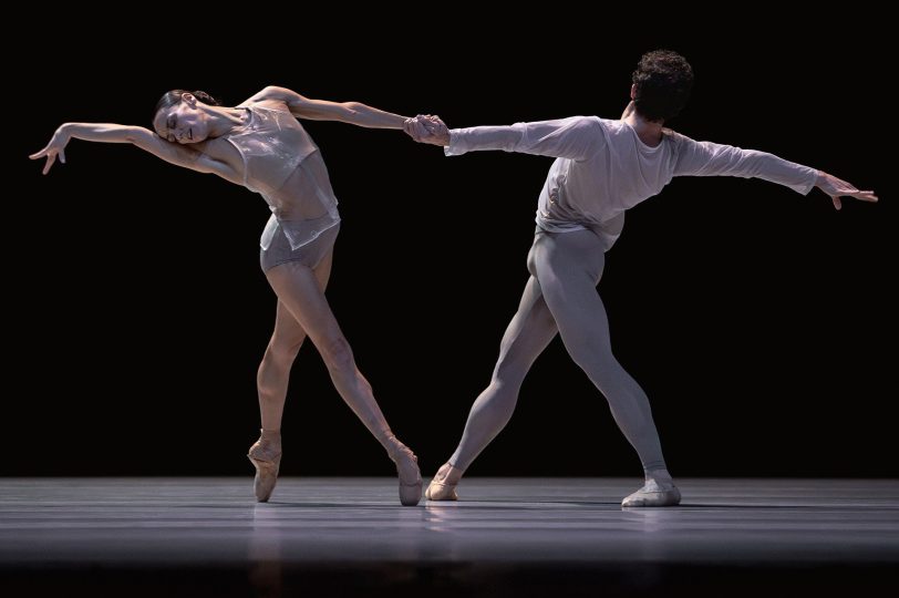 Sophie Martin und Skyler Maxey-Wert im seit über 20 Jahre frischen Evergreen „The Grey Area“.