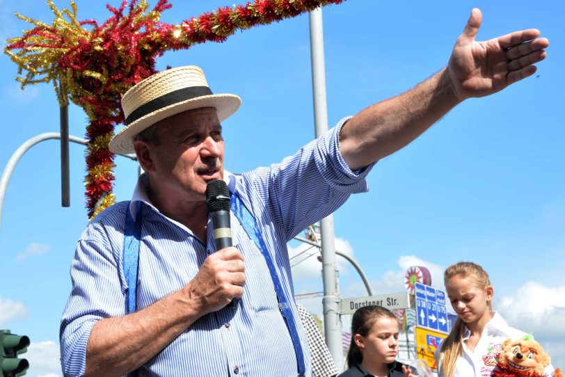 2. Oldtimer-Parade der Cranger Kirmes.