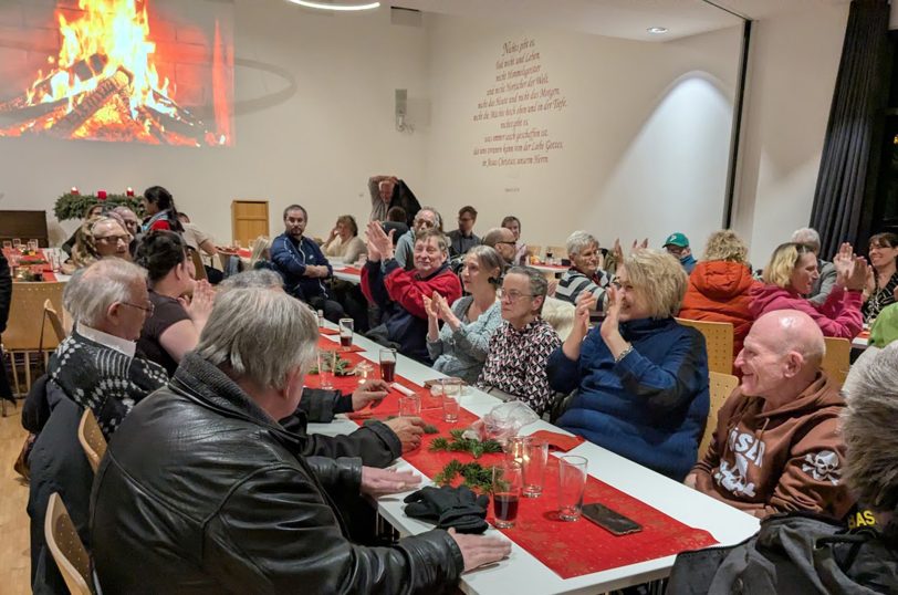 Der CVJM lädt seit fast 100 Jahren Menschen zu einer gemeinsamen Feier an Heiligabend.