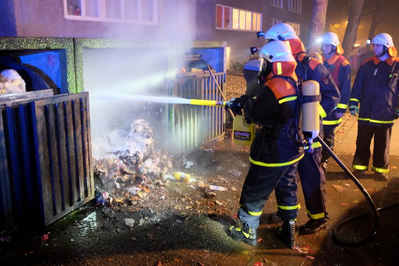 Brandeinsatz in der Neujahrsnacht an der Emscherstraße.