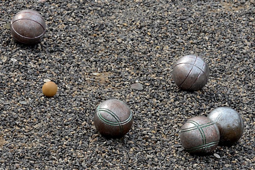 Boule spielen, Französisch sprechen.