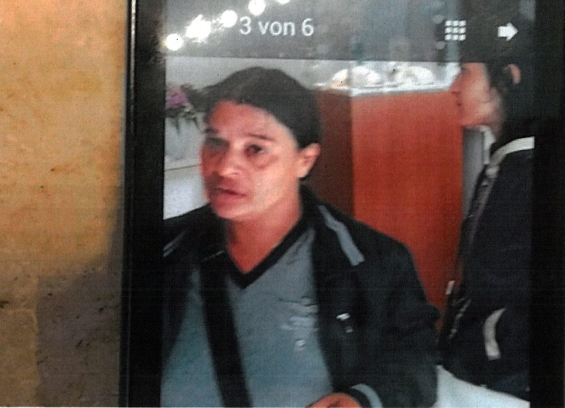 Von der Polizei gesuchte Ladendiebin.