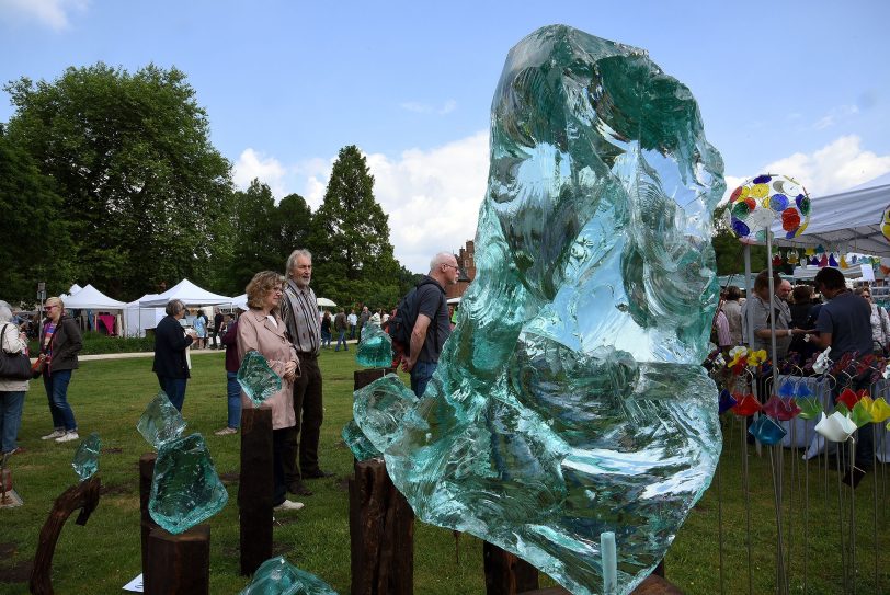 Der Kunstmarkt rund um das Schloss Herten.