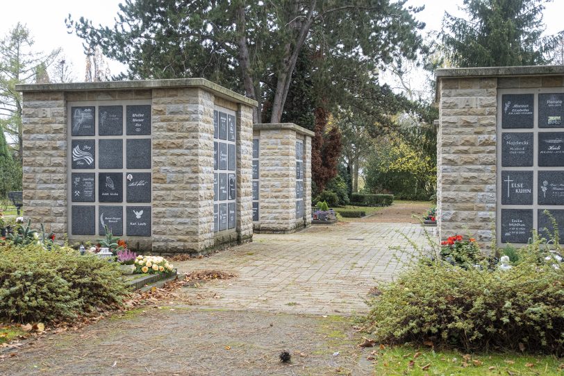 Kolumbarien auf dem Wiescherfriedhof.