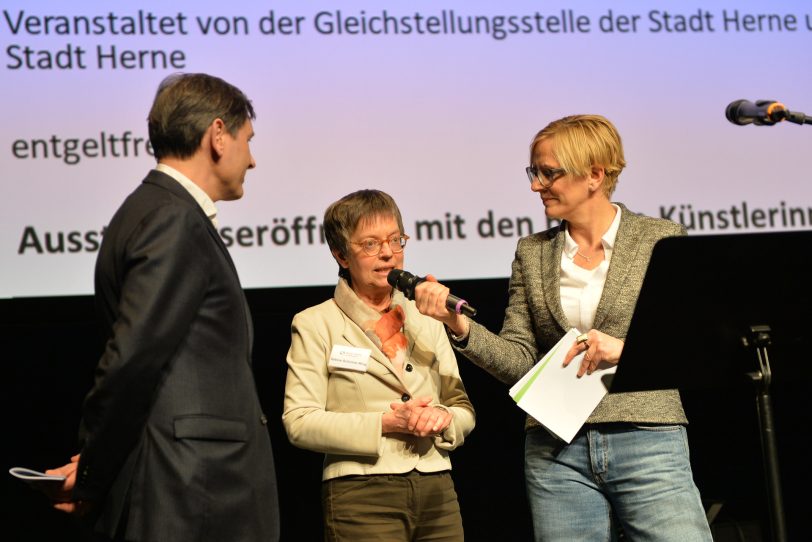 OB Dr. Dudda, Sabine Schirmer Klug und Moderatorin Katja Leistenschneider.