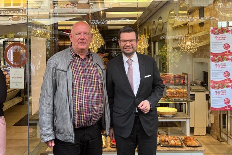 Ein Selfi, so viel Zeit muss sein: Thomas Nückel und Marco Buschmann.