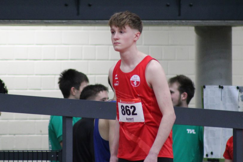 Starker Auftritt von Eric Braun über 200 m beim X-Mas Cup 2025: Eric Braun belegt im gemeinsamen Lauf der U18-, U20- und Männerklassen einen sehr guten 3. Platz.