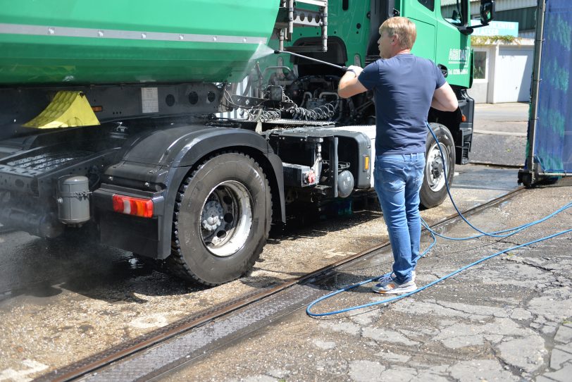 Die Lkw-Waschstraße auf dem Gelände des Autowaschcenters von Klaus Peter Klaeser.