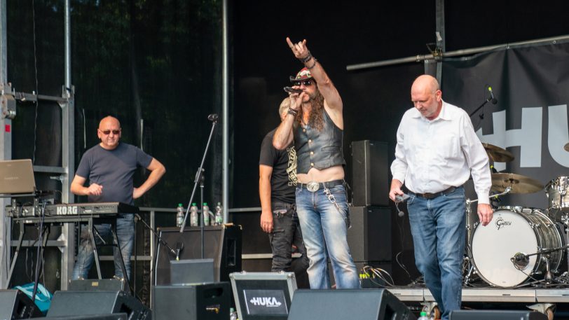 Das 35. Spektakulum lockte auf die Wiesen am Stennert. im Bild: die Band &amp;#039;Huka Seitwärts Durch&amp;#039;.