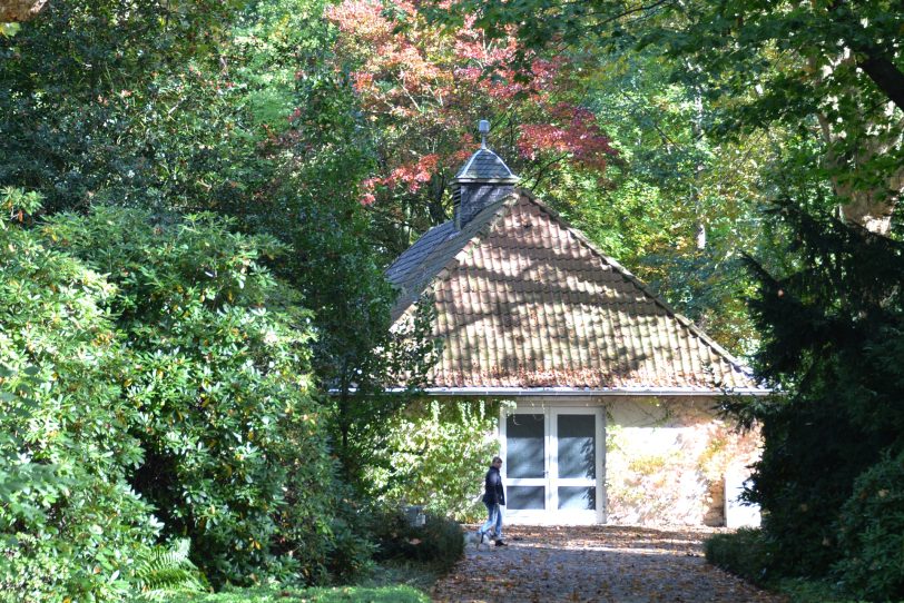 Parkähnlich, der Friedhof in Holsterhausen.