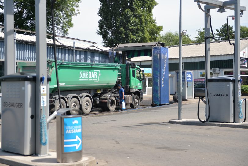 Die Lkw-Waschstraße auf dem Gelände des Autowaschcenters von Klaus Peter Klaeser.