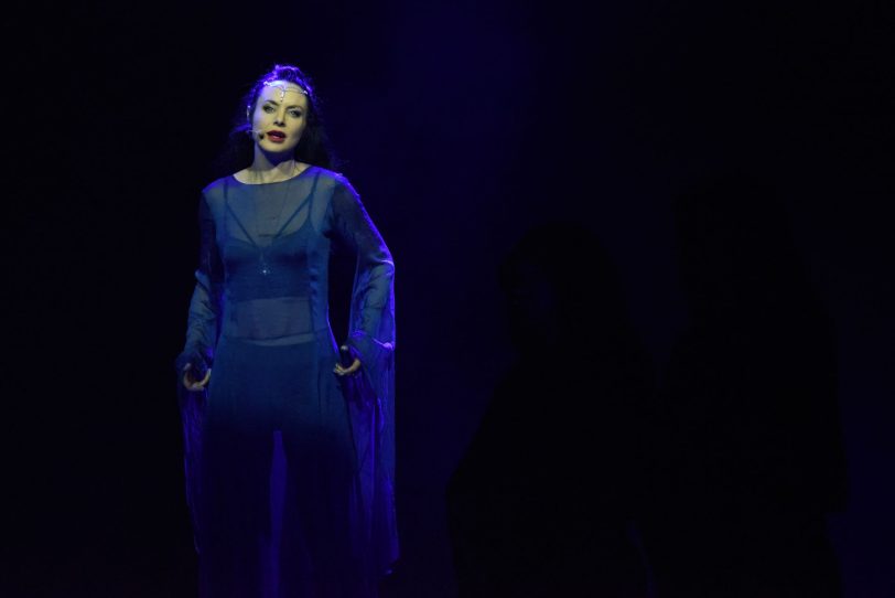 Sängerin Amelia Brightman bei Gregorian Live in Oberhausen.