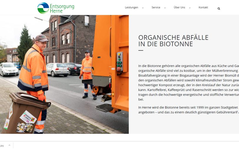 Biotonne wird abgeholt.