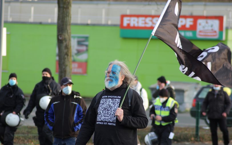 Demonstration von Impfgegnern in der Wanner Innenstadt und Gegendemo vom Bündnis Herne am Sonntag (6.3.2022).