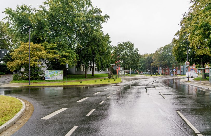 Kein Fahrrad weit und breit in der regennassen Fahrradzone Gartenstadt.