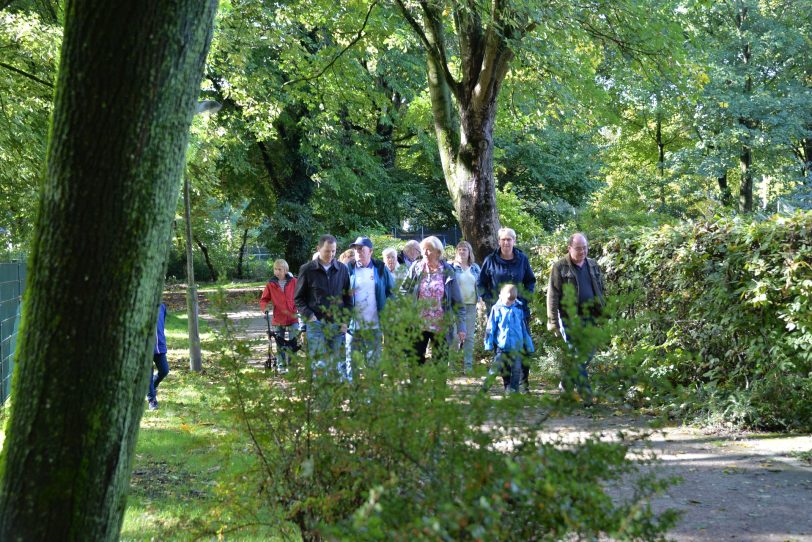 Naturkundlicher Spaziergang durch Holsterhausen.