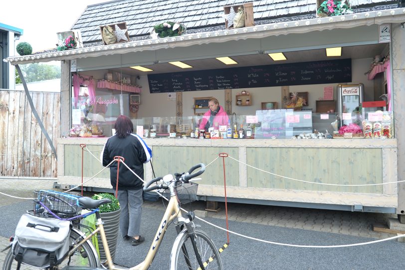 Kirmes-Süßwaren gibt es bei Franziska Meeß an der Resser Straße.