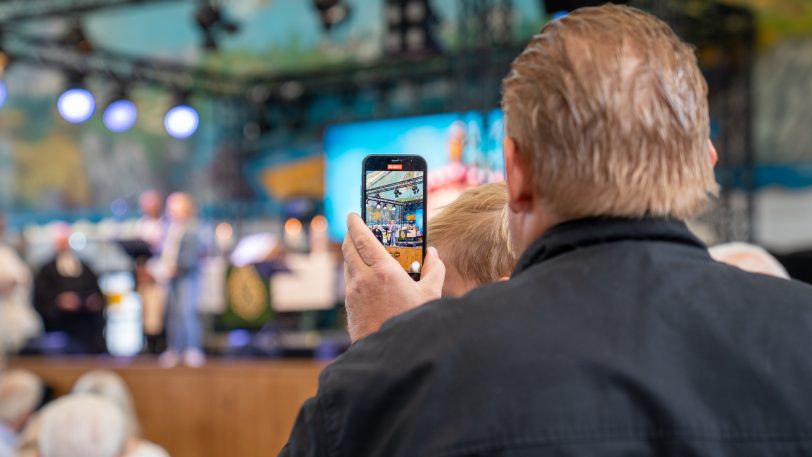 Der traditionelle Gottesdienst der evangelischen Kirchengemeinde Wanne-Eickel in der Bayern-Festhalle auf der Cranger Kirmes am Sonntag (3.8.2025).