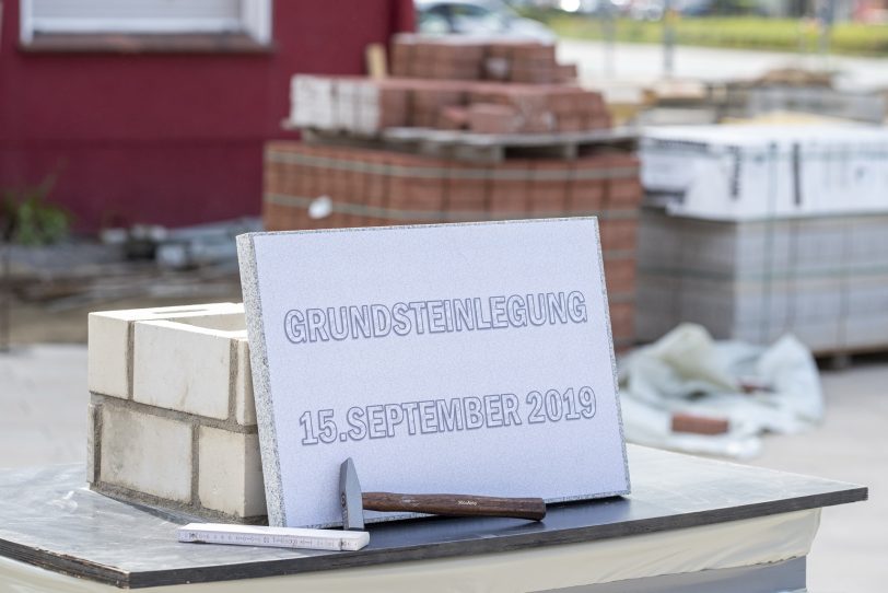 Gottesdienst mit anschließender Grundsteinlegung für den Erweiterungsbau des evangelischen Gemeindezentrums der Kreuzkirchen-Gemeinde am Europaplatz in Herne (NW), am Sonntag (15.09.2019).